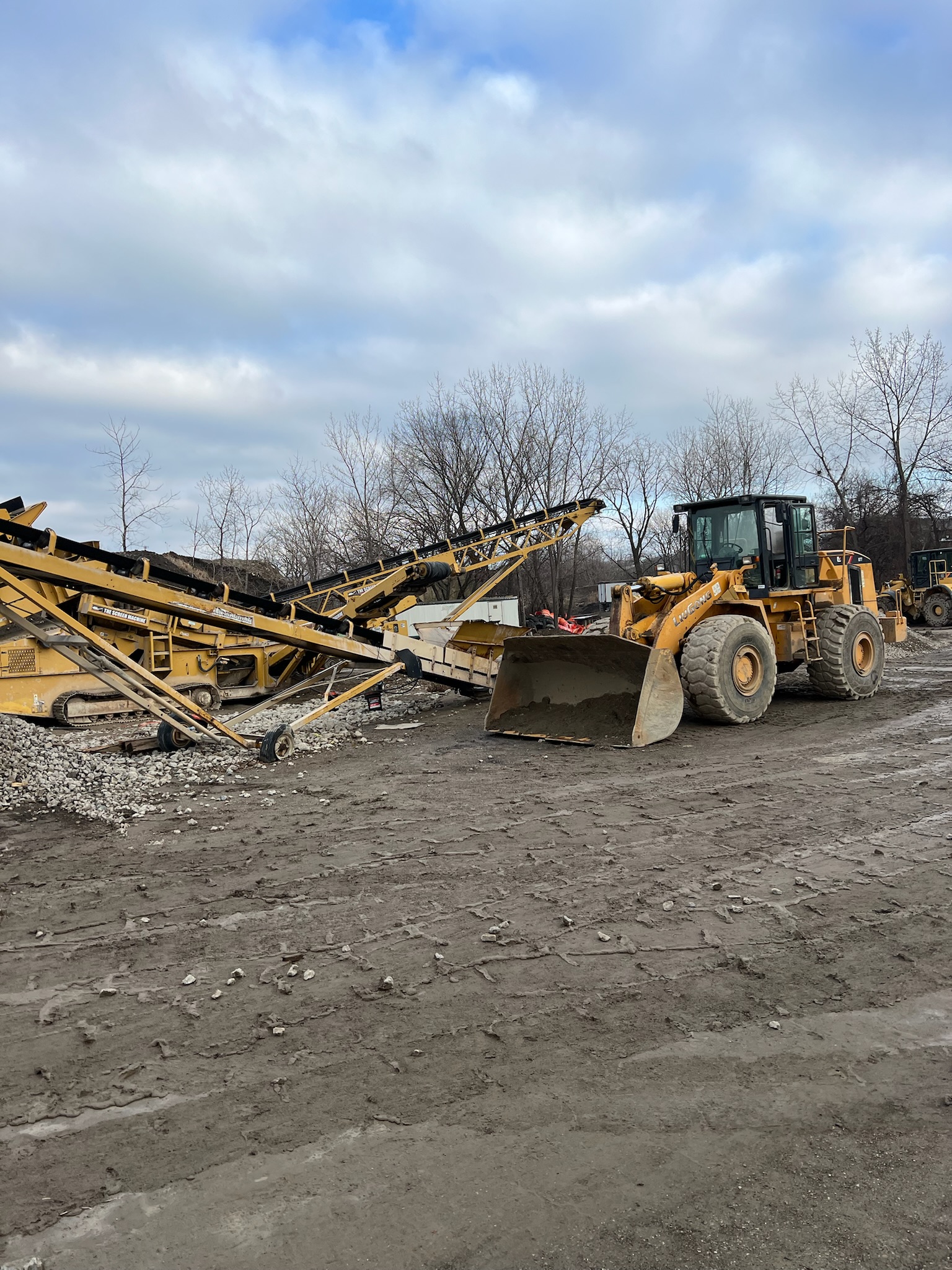 Stone Cold Material - Loader & Screening in Cleveland OH